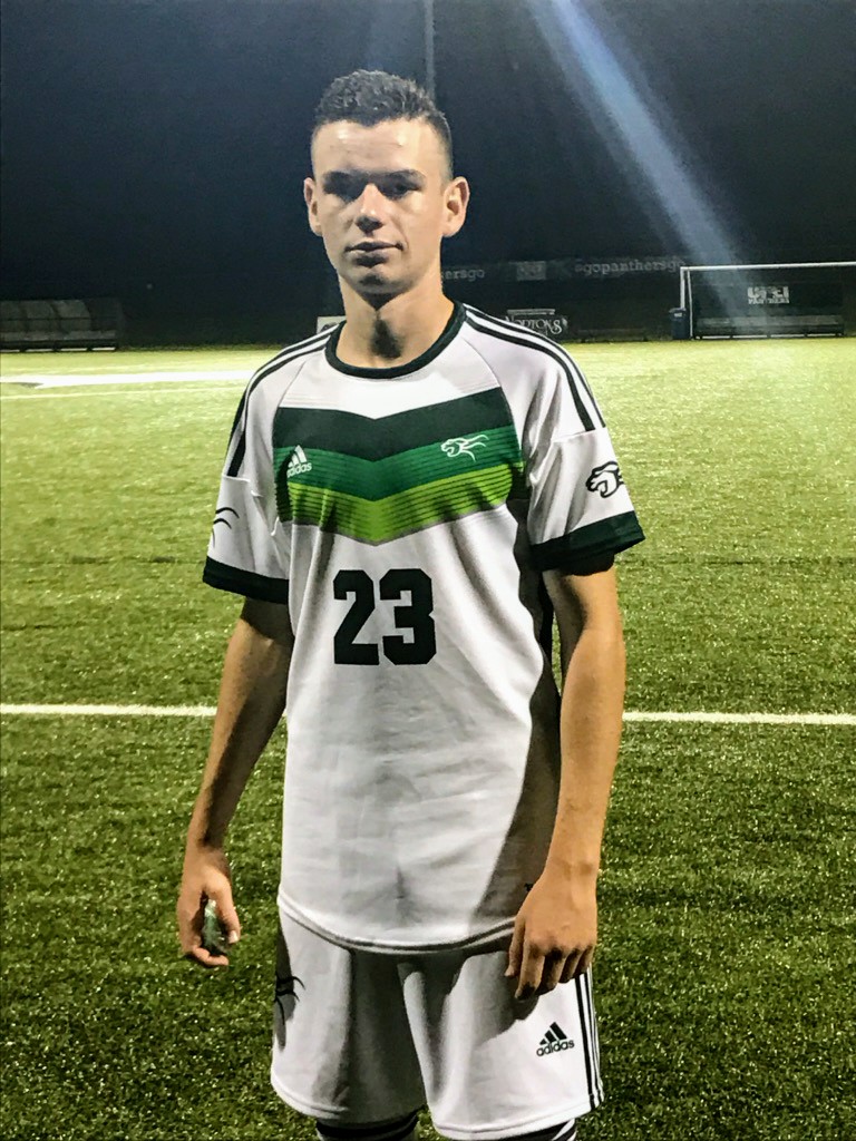 jonnygaut's tweet photo. If you are a football person please join the challenge of posting a football photo. Just one picture, no description. Please copy the text in your status, post a picture and look at some great memories/pictures. Missing football so very much https://t.co/BRddNeKWqr https://t.co/lPZSn8rOU9