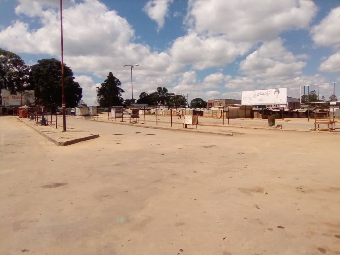 ZBCNewsonline's tweet photo. #Day 1 ZIM National Lockdown in Pictures: Marondera CBD (Bus Terminus and Market place)
@GNyambabvu @JoshMunthali @EMupoperi @jeroldSasa  
#21daysLockdown #StayAtHome  #StayHomeStaySafe #StaySafe https://t.co/NqdDWeV8Yu