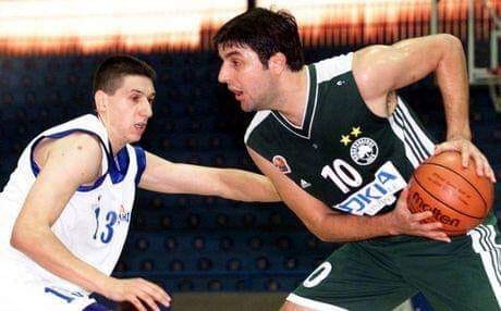 AlexDoctor80's tweet photo. Ηρακλης-ΠΑΟ ΤΟ 2002. Μποντιρογκα απέναντι σε έναν ασημο τοτε πιτσιρικο του Ηρακλη.
#IraklisBC #PAOBC #RetroBasketball #GreekBasketball https://t.co/b8MTadQnQN