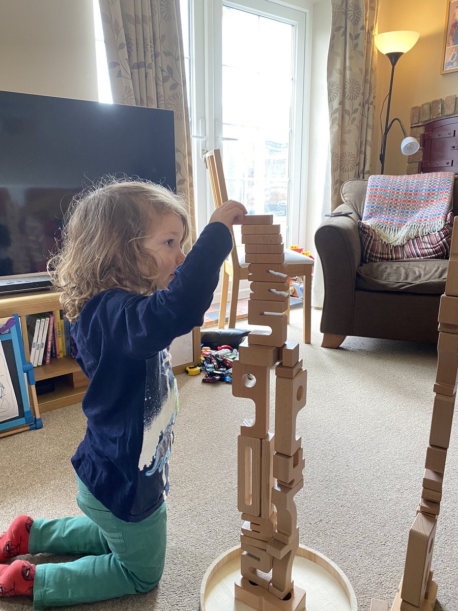 Laura Smith tweet media