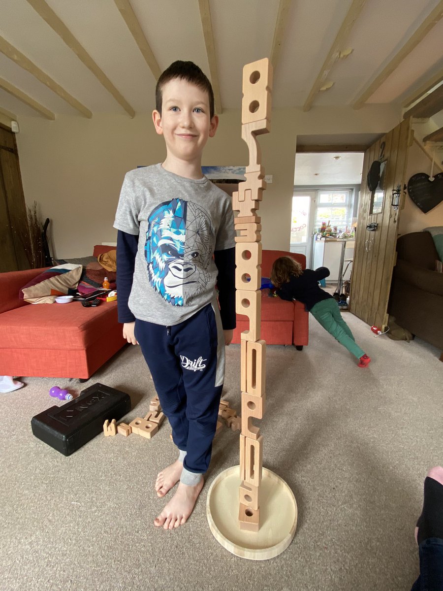 Laura Smith tweet media