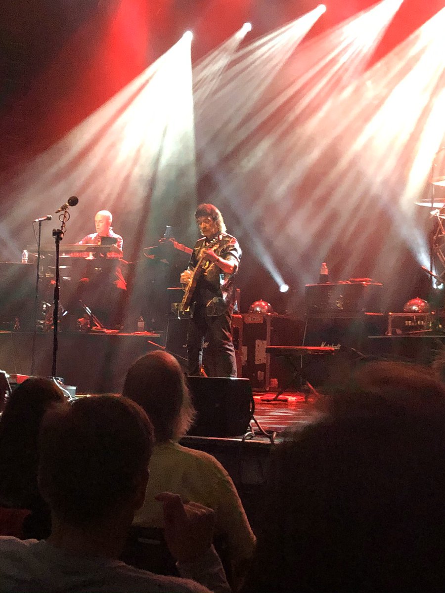 If you are a live music fan please join the challenge of posting a live music related photo. Just one picture, no description. Please copy the text in your status, post a picture and look at some great memories/pictures