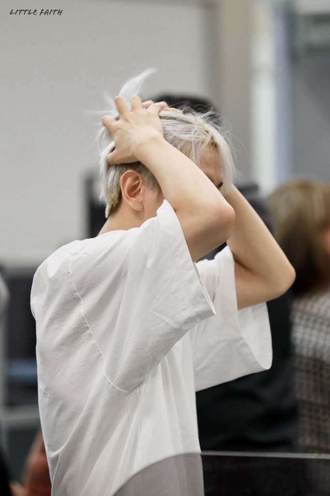 bestofbyunbaek's tweet photo. the urge to run my fingers thru his hair 😣 https://t.co/EMXawWq1Sq