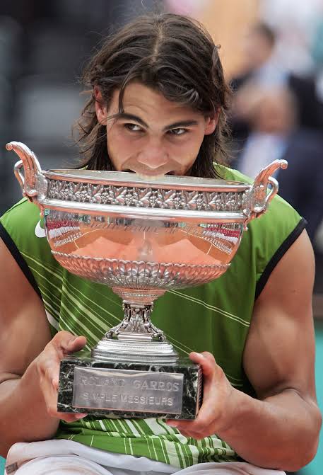 yeshwinj's tweet photo. You get four! First French Open title in 2005. 💚💚👶🏻😍💘
#VamosRafa #Ídolo #RafaNadal #RG2005 #FrenchOpen
PS: Sorry for breaking the rules. https://t.co/7fyqyjQyl2