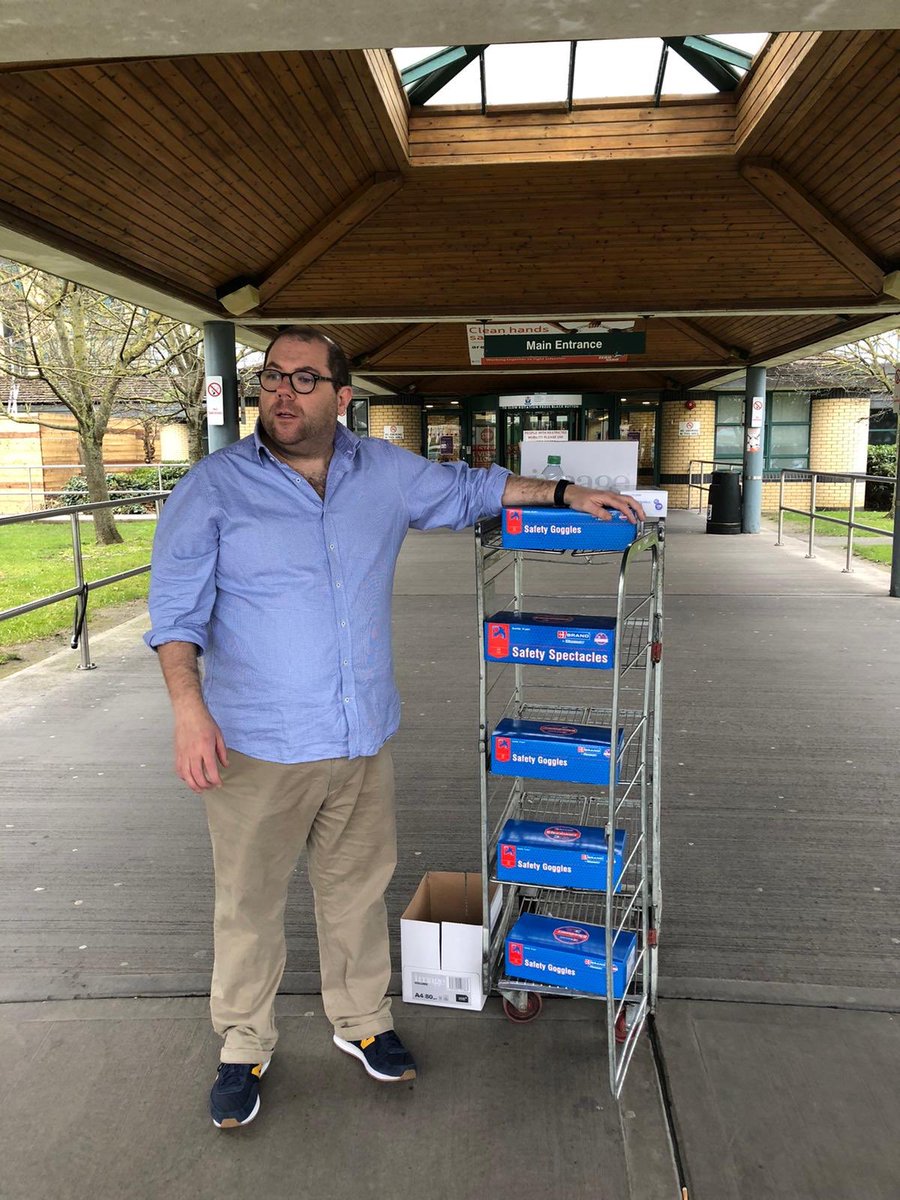 Kingswoodcc16's tweet photo. Very happy to say we have donated goggles and gloves to Tallaght hospital @wearetuhf and a bag of glove and goggles to St. Michael’s Hospital @STMHDL 
In times like these we need to work together as best as we can. https://t.co/uw1ckCQJaq