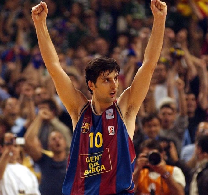 Dejan Bodiroga: 3010 points in 179 matches (16,8 avg). 1997-98 was first euroleague season, played in euroleague every subsequent season until retirement after that except in 2005-06. Averaged 17,2-20-16,1 points in 22 matches each in his 3 championship seasons in order.