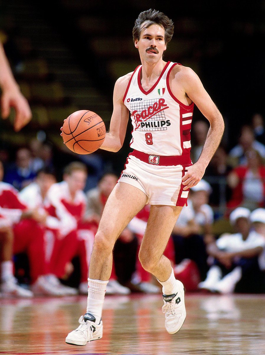 Mike D’Antoni: 803 points in 79 matches (10,2 avg). Highest average was 14,6 in 14 matches in 1985-86 throughout his 5 euroleague seasons. Averaged 11,4-8,6 in 15-18 matches respectively in order of  @OlimpiaMI1936’s back-to-back euroleague title seasons.