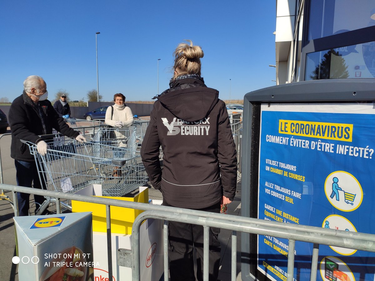 GillanMoniotte's tweet photo. Portrait d'une employée d'un service de gardiennage au Lidl de Florennes @CanalC_TV https://t.co/6HgrZfylNi