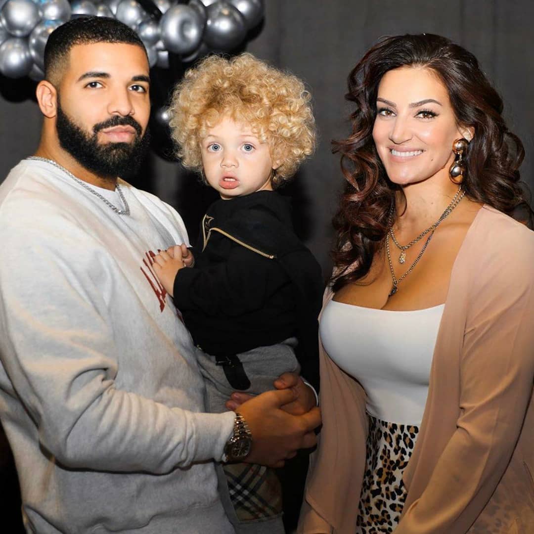 Boomplay_kenya's tweet photo. Drake posts first picture of son Adonis
#WhatsTheBuzz #StaySafeWithBuzz #StayAtHomeWithBoomplay https://t.co/mYtlfgQBou
