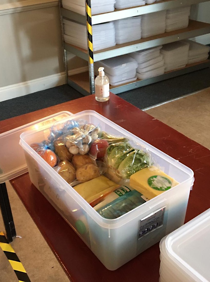 rutlandcouncil's tweet photo. Council Leader Oliver Hemsley gives an update about the work being done to help shield extremely vulnerable people, including food deliveries: https://t.co/0bpIw9Ndk5. Huge thanks to everyone involved, including all the good neighbour schemes! #HiddenHeroes #Covid19Rutland https://t.co/c7x0gaU9Mv