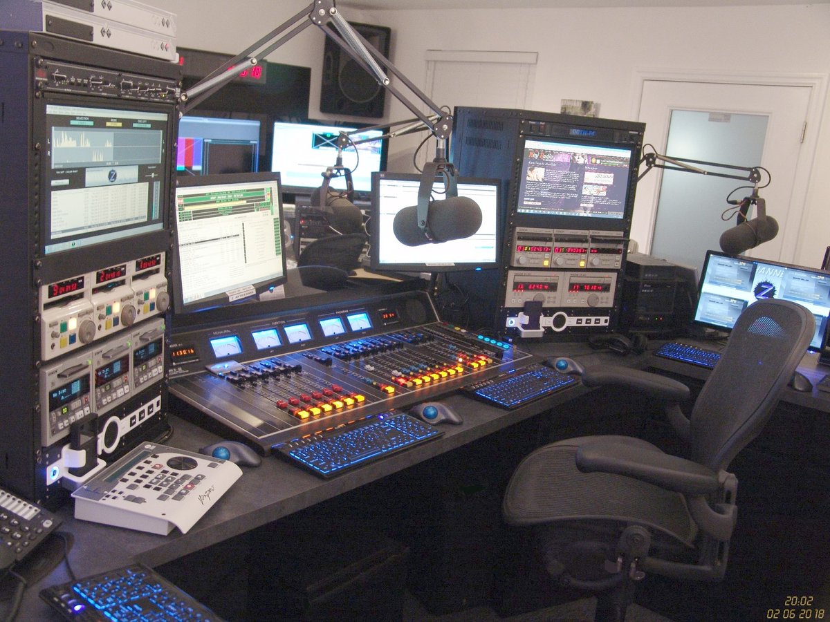 MiniRadio1's tweet image. Scarica la nostra App gratuita per Android e portaci sempre con te 🎧
In foto: Studio 1 Mini Radio.
play.google.com/store/apps/det…