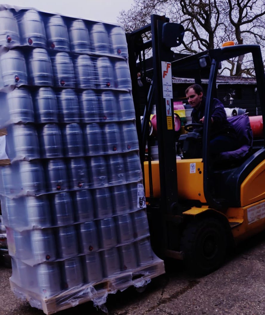 ChilternBrewery's tweet image. It&apos;s the news we&apos;ve all been waiting for... new Mini-Casks have arrived at The Brewery and are being filled with fresh beer RIGHT NOW 😍

Click here to order for delivery this week 👇

chilternbrewery.co.uk/online-shop/?c…

Mini-Casks also available for collection from tomorrow 💪

Cheers! 🍻
