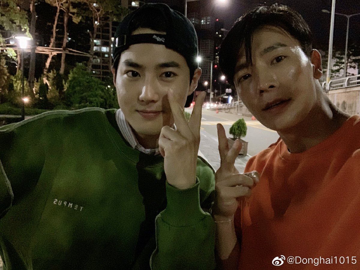 200330 Donghae’s weibo update: suho-ya, lets love !! 👍🥳 ​​​m.weibo.cn/3154994180/448…