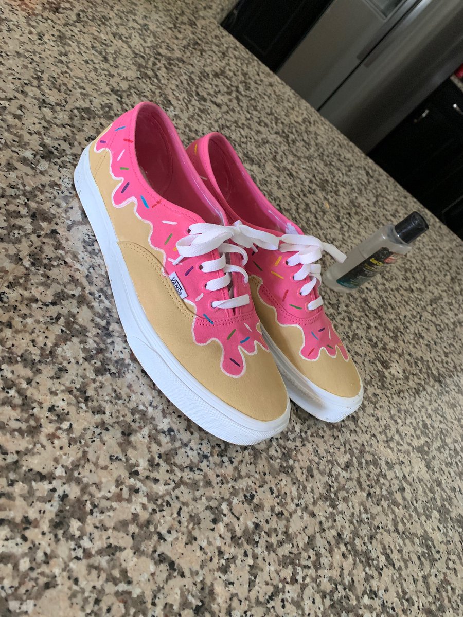 garrettphi11ips's tweet photo. My lil brother just started up a YouTube page and he’s on the come up in the customization game! Tap in with his page and like and subscribe. It would mean a lot if y’all can retweet this so he can get his name out there 🔥🔥🔥 link to his page in my bio https://t.co/QKcIgBBMc9