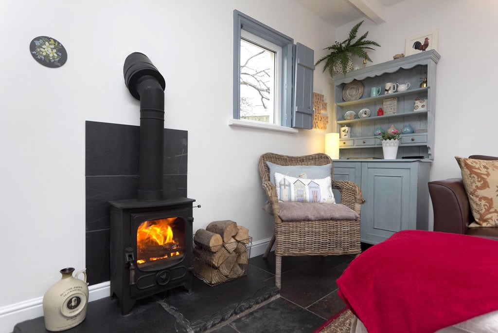 avr4m's tweet photo. The Coach House is one of two Holiday Rentals at Vale View Cottages in Prestatyn, Wales. It is recently renovated, modern and pet-friendly with 2BR, 1BA & Wi-Fi. And we don’t charge booking fees! See it here.
https://t.co/dtHexXfrVP #Prestatyn #Wales #holiday #ValeView https://t.co/v3MZw4u89Q