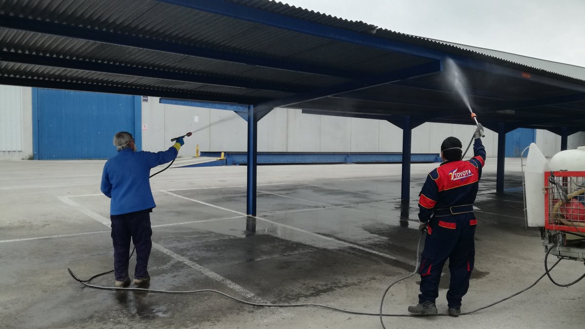 MateoCandel's tweet photo. Hoy, desinfección de superficies en nuestras instalaciones
Surfaces being disinfected today at our facilities https://t.co/Q8XBvng6ub