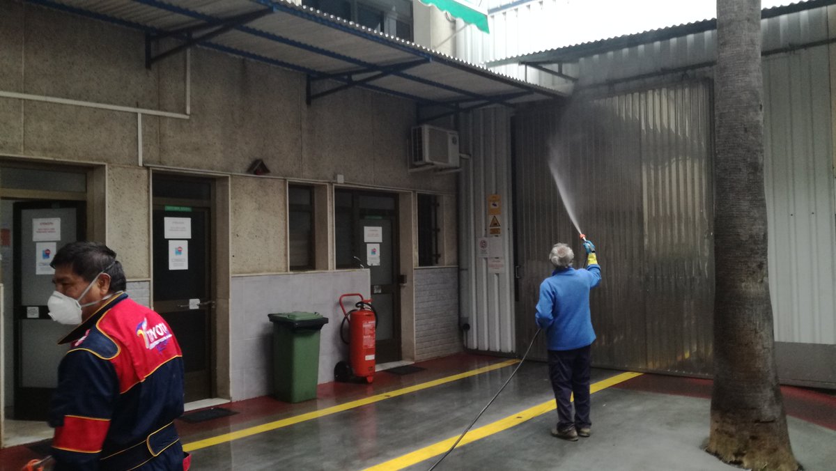 MateoCandel's tweet photo. Hoy, desinfección de superficies en nuestras instalaciones
Surfaces being disinfected today at our facilities https://t.co/Q8XBvng6ub