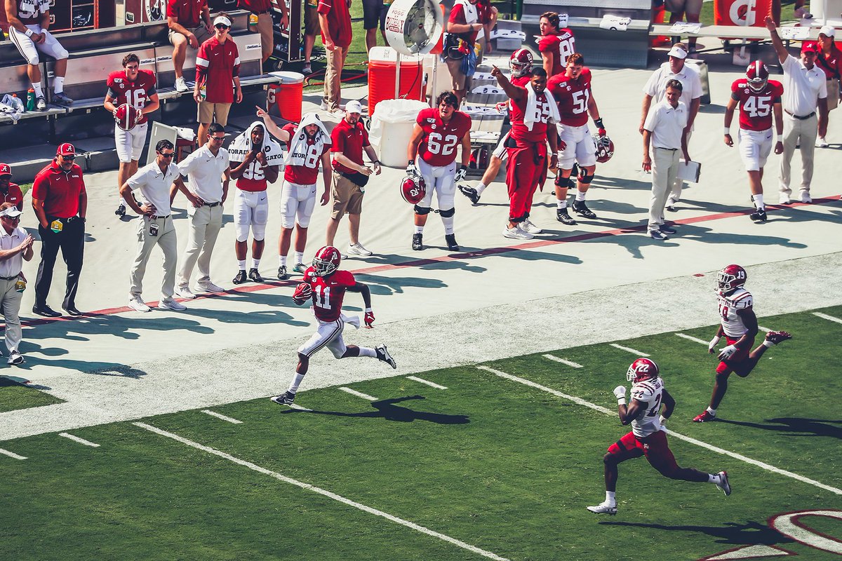 UA_Athletics's tweet photo. Social distancing 💨 #RollTide https://t.co/yYGvlRRXlI