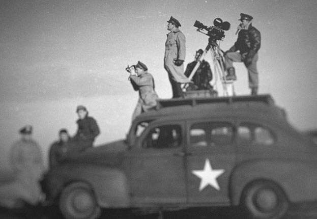 DEADLINE's tweet photo. If History Asserts Itself, Hollywood And Its Film Academy Will Rise To The Coronavirus Fight https://t.co/oU2kUe0d8i https://t.co/uScGpkXMIy