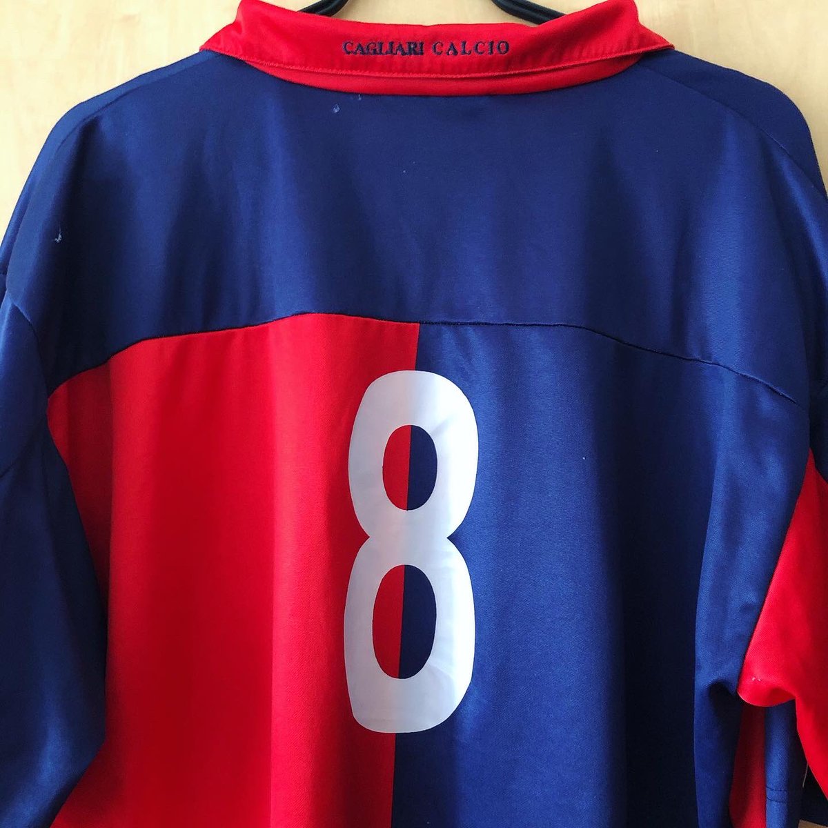 . @CagliariCalcio Home Kit, 2000/01UhlsportPersonalised: 8I’m not so sure why this shirt is so iconic m. It’s true that this shirt is quite similar to the one Cagliari used the year before, when it was relegated from Serie A despite a roster including M’boma, Oliveira, Morfeo