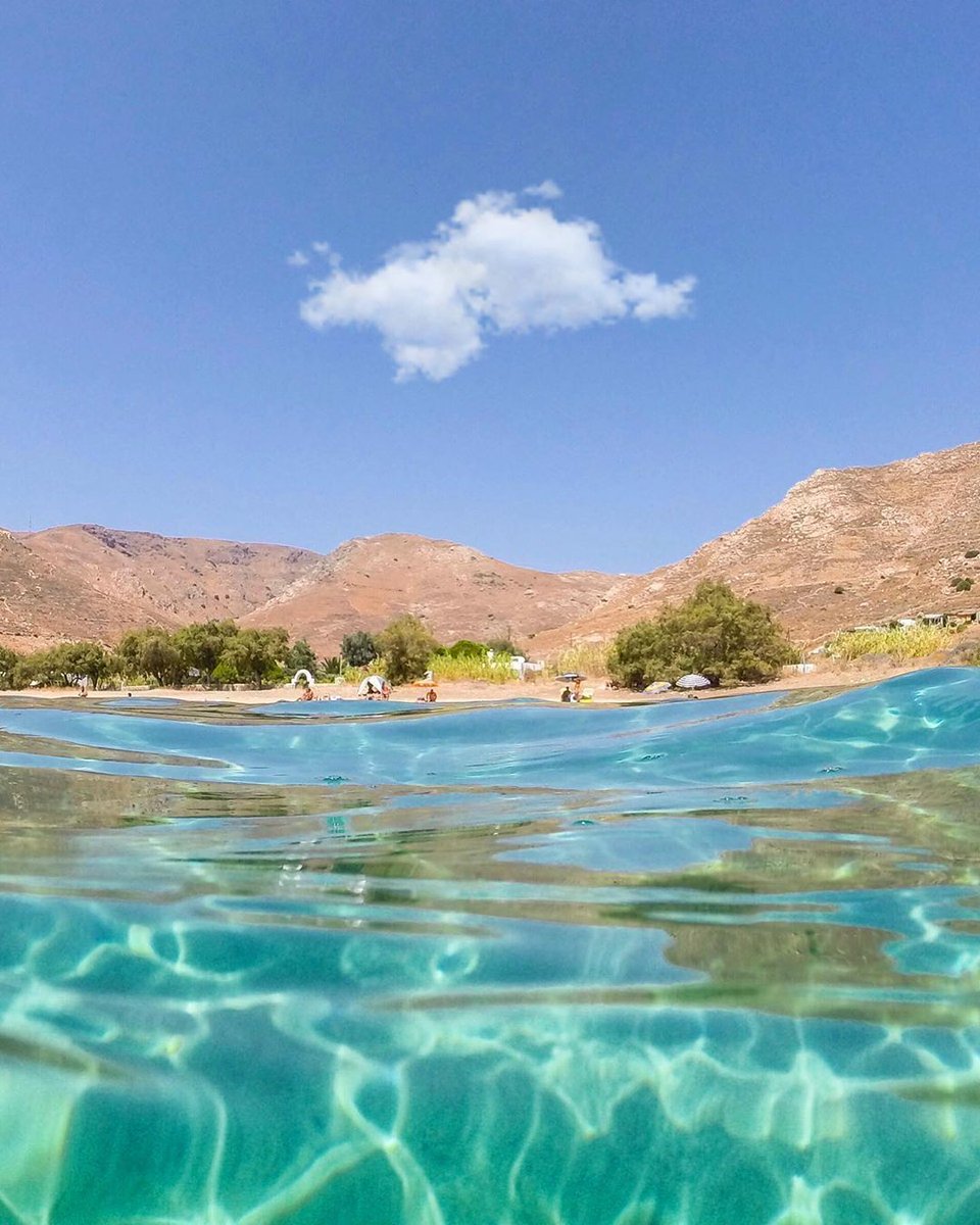 We all need a trip away sometimes! #Greece is the (only) place to go! Where is your favourite Greek village? 🇬🇷 

📸 : stef_greece