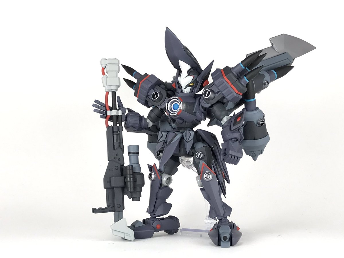 ベルクト ダンボール戦機 Lbx Hjプラモデルコンペ せっかくなのでオーレギオン ミリタスで参加しました 参加に合わせて一部塗装を追加しています 実は今回が初めての変形です ﾟ ﾟ