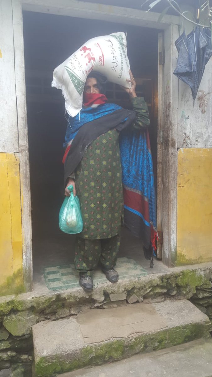 MYAwan2's tweet photo. Karona wares ke waja wedoo women me rashan taqsem kya ja raha hay ebraheem trust  prepard m y 
Awan jabbri villag buntoder Mansehra kpk pakistan https://t.co/Mae5zKBifD