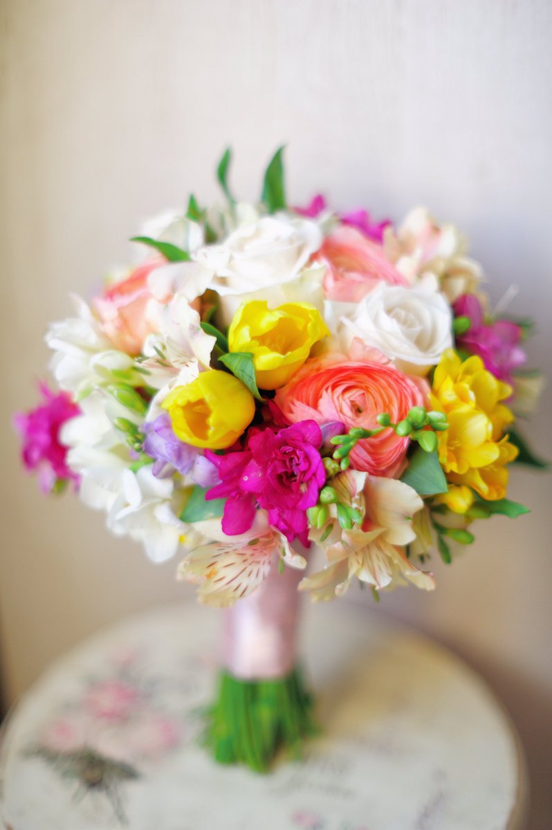 ArtFlowersPT's tweet photo. Spring Bridal Bouquet 👰💐
Wedding Decor in Portugal 🇵🇹 Свадебный Декор в Лиссабоне!🌿————————————————https://t.co/rcs5E45GRG
#weddingflowersportugal #weddingdecorportugal #weddingfloristalgarve #floristaalgarve #flowerdeliveryportugal #florescasamento #weddingfloristlisbon https://t.co/lSKqmRDCjp