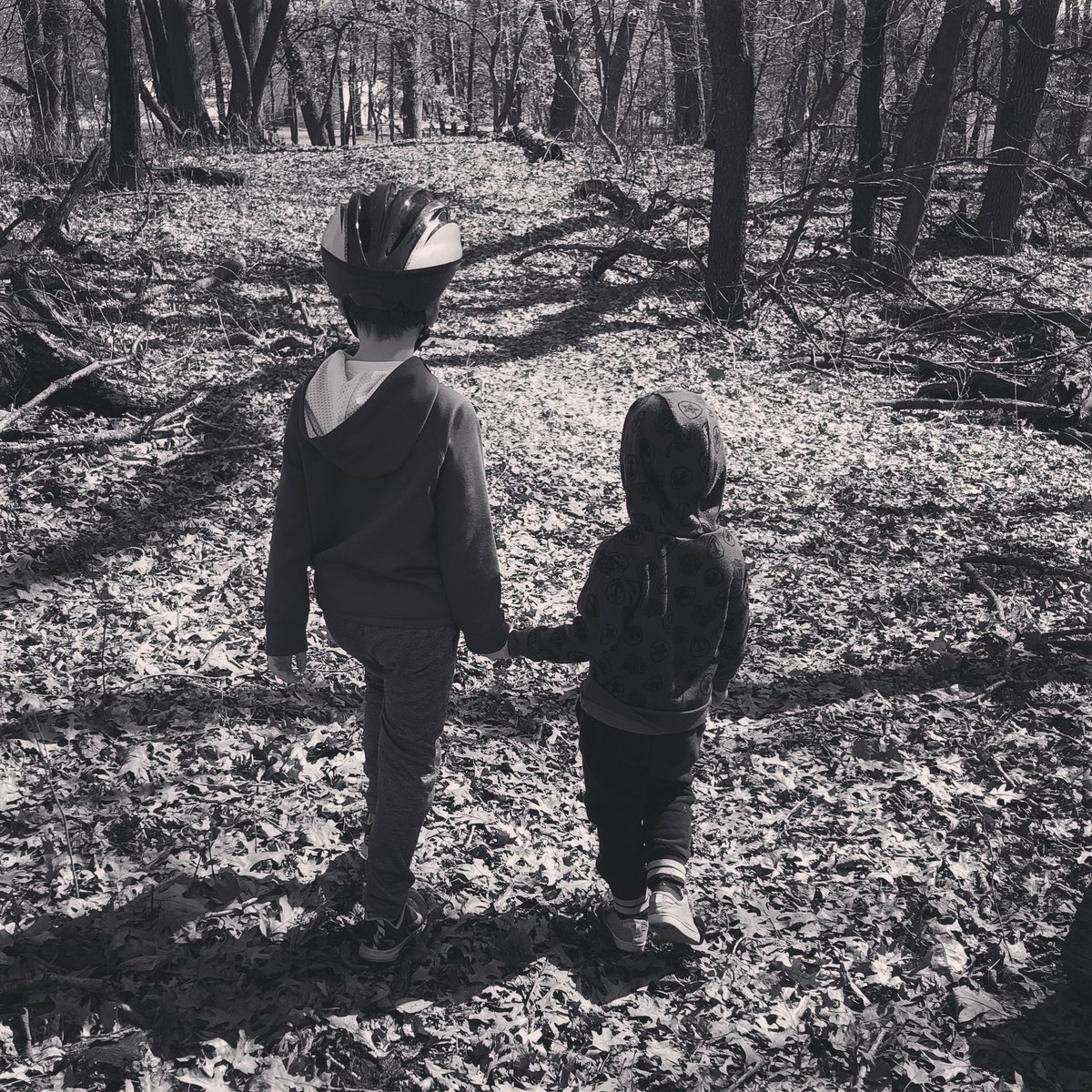 CoachTPins's tweet image. These two don’t always get along but when these moments happen my heart melts💙💙#brothers #trailwalk