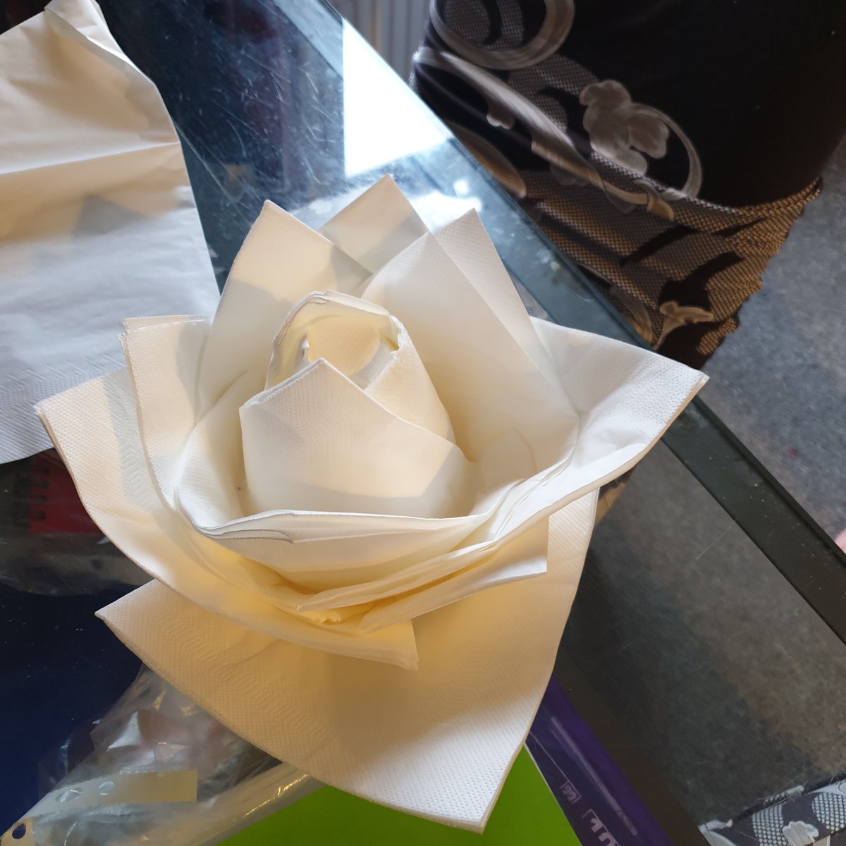 gadget_cakes's tweet photo. @Benjamin_Adlard luke and louis have been busy making a cake and also roses out of some napkins we found in the cupboard! Well done boys! We will be making roses from flowerpaste next! X https://t.co/n7PQlcRISD