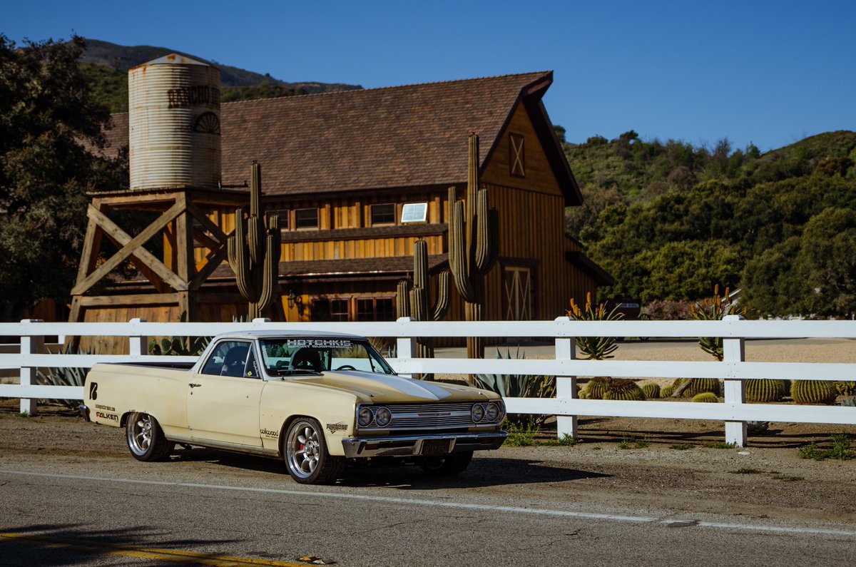 AsEyeSeeThings's tweet photo. A couple shots in the canyons from the past couple sundays. #SocialDistancing #GoForADrive #ElCamino #BuiltToBeDriven #FalkenSpotting @FalkenTire @turnonesteering @Wilwoodbrakes @hotchkis @HedmanNation #LosAngelesCerakote #EnjoyLife https://t.co/1OjwWM0CWU