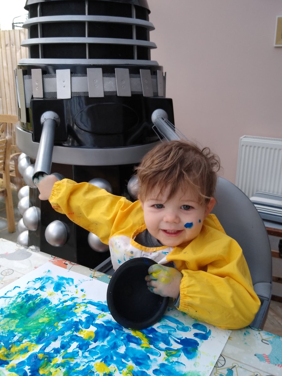 Colin the Dalek and Rory are preparing for tonight's simulcast of  #DoctorWho  #TheUltimateGinger by painting their own interpretation of Starry Night.  @Emily_Rosina  @LockdownWho  @karengillan  @emmafreud  @TonyCurran69  @DrMatthewSweet  @almurray