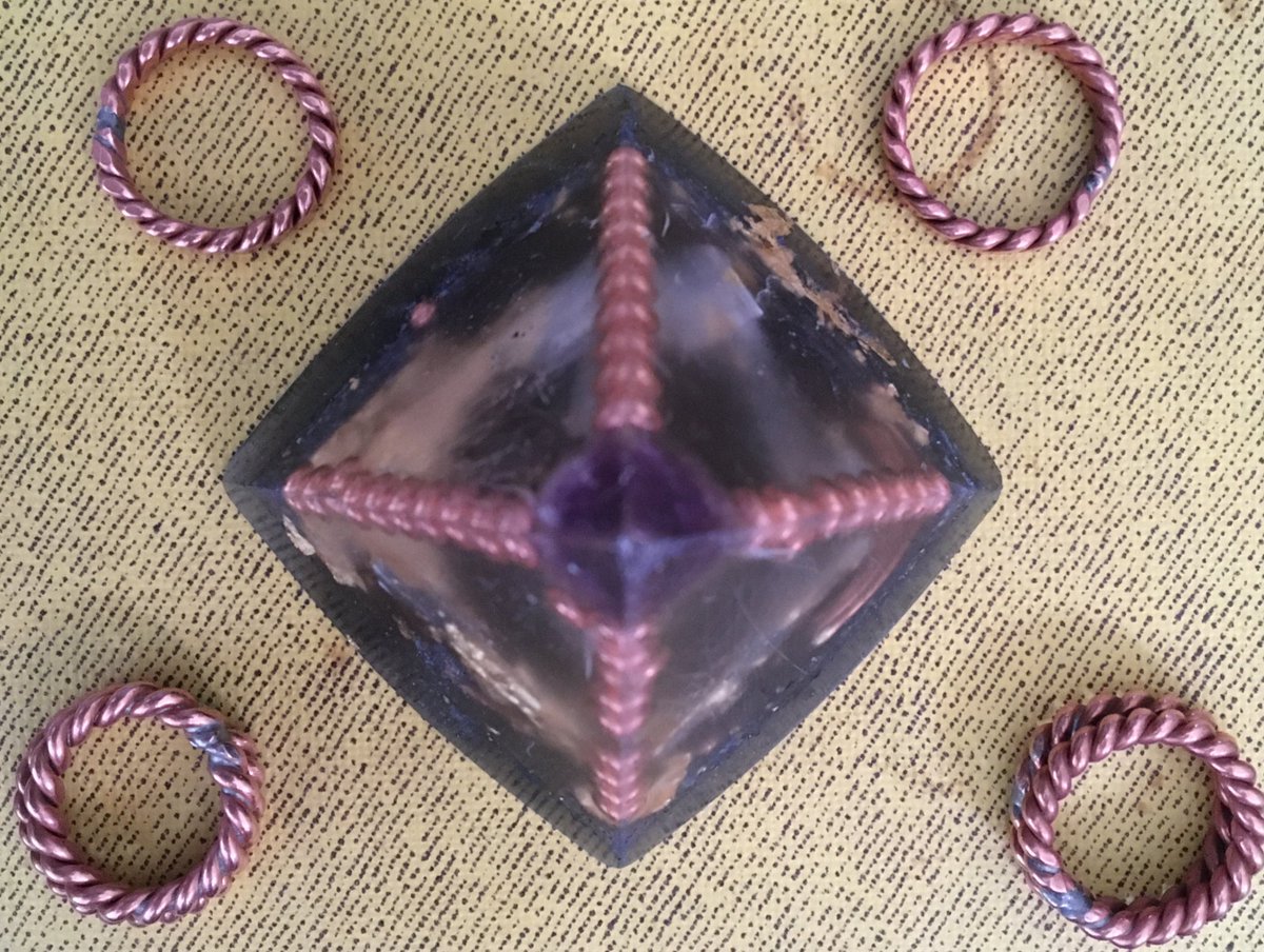 SpaceManSamXYO's tweet photo. Anyone Wanna turn this custom Giza Orgonite pyramid I made into a #ETHMAN ??? Go for it my friends @bobbylite720 @Jakelite1 🙏😇🙏 #TensorRings #Orgonite #Orgone #ScalorWaves #Chi #Prana #LifeForce #ZeroPointEnergy https://t.co/pyqSuzf69g