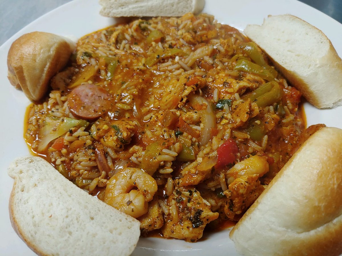 LocalRestWeek's tweet image. Have you checked out "The Hottest Little Joint in Town"yet?! Chester's Cajun Grill is serving up some of the tastiest cajun cuisine around😋🔥

Remember LRW To Go has been extended until April 15th, so get out and #supportlocalrestaurants!