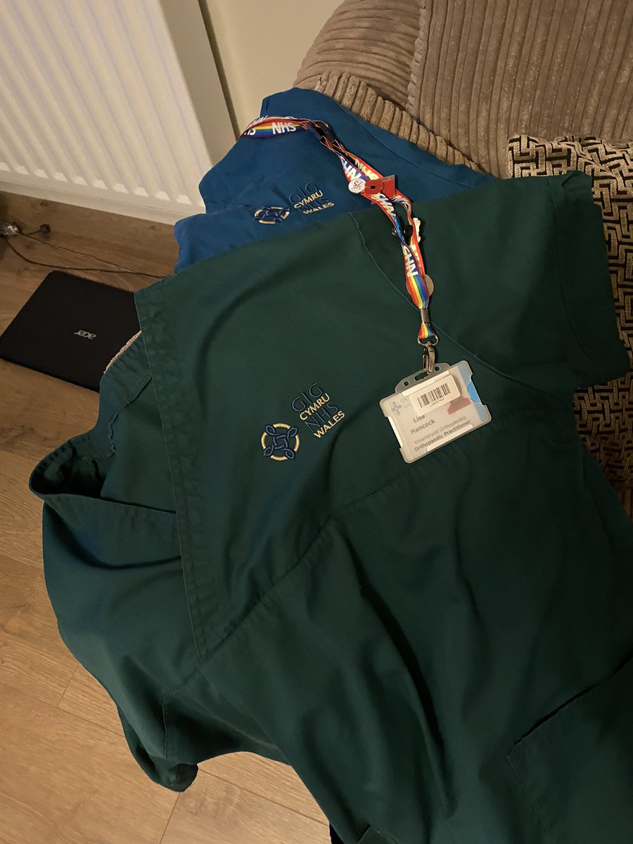 Swapped the scrubs today, I left my plaster room scrubs at home to work a shift on the ward....proud to be part of the NHS, love what I do  ❤️🌈 <a href="/ABUHB_OD/">ABUHB_OD</a> #Plasterroom, #HCSW, @USWCareSciences #studentnurse <a href="/NHSuk/">NHS</a>