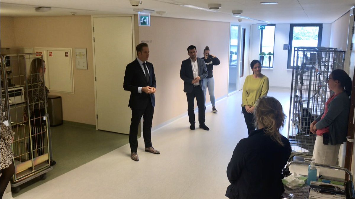 Vreselijk hoeveel slachtoffers #corona heeft gemaakt op woonzorglocatie Nieuw Rijsenburgh in Sommelsdijk. Dat raakt bewoners, families en het personeel enorm. Indrukwekkend hoe <a href="/CuraMare1/">CuraMare</a> de uitbraak te lijf is gegaan. Dankzij die inzet is de situatie nu weer beheersbaar.
