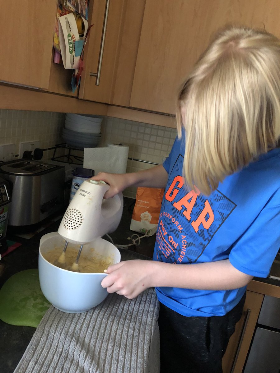 linglockdown's tweet photo. @IdeHillSchool we’ve been busy keeping fit and cooking as part of our extracurricular activities as well as completing other school work! 👍 https://t.co/onhOtebtgC