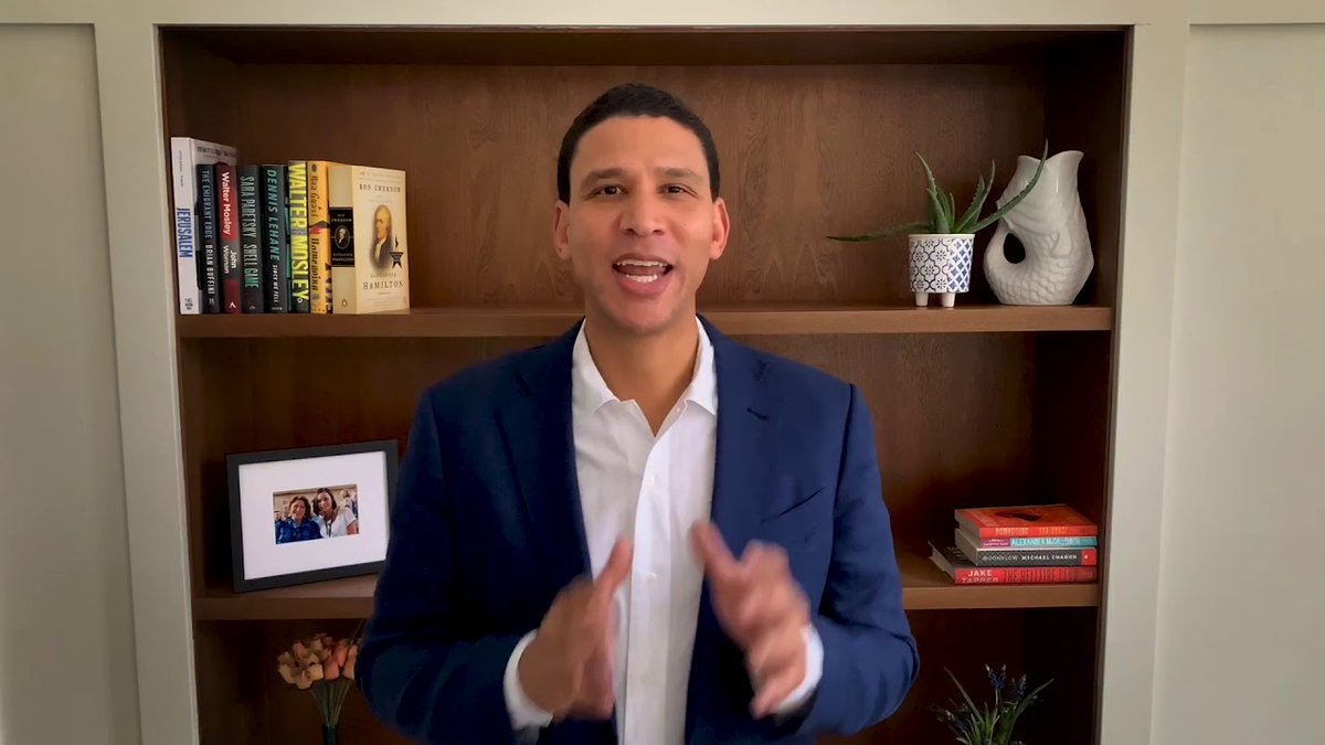 KhadijaChicago's tweet image. To my Chicago friends and clients, I would like to share with you an important and encouraging message from Compass CEO Robert Refkin: ow.ly/5vJP50yZSjr #agentsofcompass #compasschicago #compassrealty #chicagorealestate #chicagohomes #coronavirus #manicmonday #encouragement