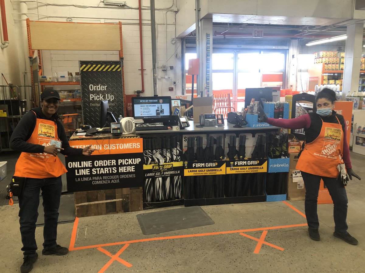 dianarosado30's tweet photo. Social distancing aprons made for our social distancing captains.
Great job team @ColeenSaul @shervanw @012Jacky @tykeisha123 @Perrelli_45 @LourdesPerry https://t.co/sDZUimlziO