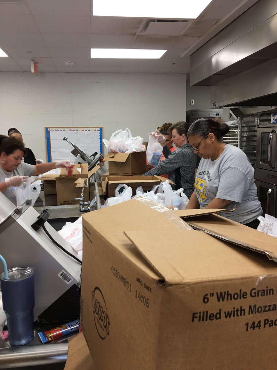 RSM fam catering to the community! <a href="/AikenPublicSch/">AikenCoPublicSchools</a>