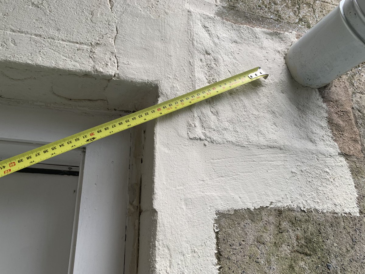 seanbrownplumb's tweet photo. Unsure the reason this ones been fitted like this apart from the installer had no measuring tape or hacksaw 🤷‍♂️ #plumber #heating #boiler #badinstall #cowboy #gassafe https://t.co/IslikRcaiZ