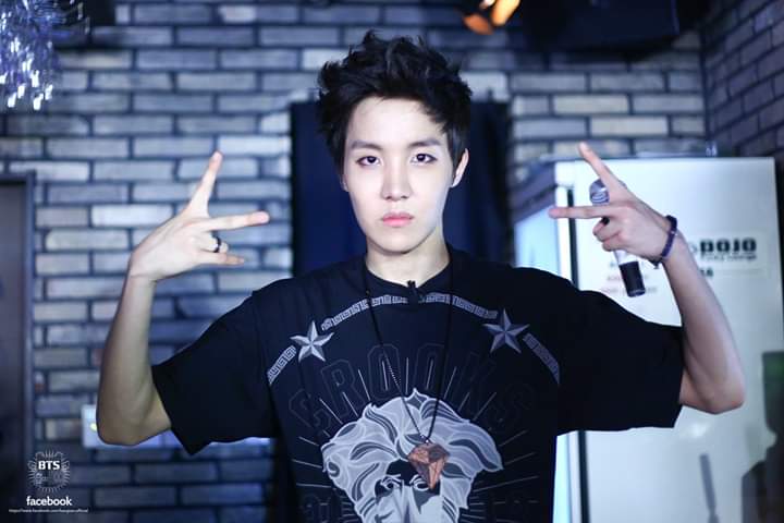 softjinni3's tweet photo. Moots ¿ya vieron a este nene?
ES PARTE DEL NUEVO GRUPO LLAMADO BANGTAN SONYEONDAN
SU NOMBRE ES JUNG HOSEOK Y SOLO TIENE 19 AÑITOS JSJSDU CORRE EL RUMOR QUE ES EL BAILARÍN PRINCIPAL,RAPERO, VOCALISTA Y COMPOSITOR ES PRECIOSO AYUDA SJSJ

#NoMoreDreamIsComing
@BTS_twt https://t.co/OtQVDYBU5G