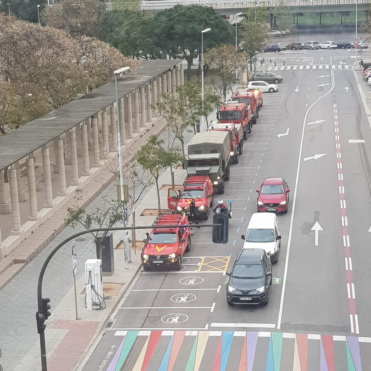radiocornella's tweet photo. 📣La @UMEgob treballa a #Cornellà desinfectant les set residències de gent gran de la ciutat, tant públiques com privades, i els tres mercats municipals. Més informació al següent enllaç: 🔗https://t.co/iutofpUtSH

#joemquedoacasaacornella #radiocornella #semprealteucostat https://t.co/yq5POtARIv