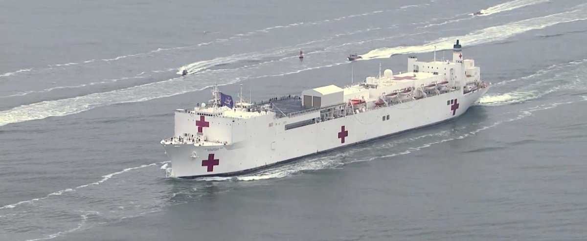 MonmouthSheriff's tweet photo. Relief is on the way as USNS Comfort makes it’s way into NY harbor this morning. Thanks to @USNavy crew who will help save lives in the battle against #COVID19 on this much needed hospital ship. https://t.co/0rrFEubPbY