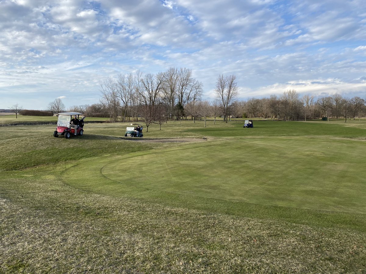 TheChadColby's tweet photo. @schuelkecorn #SocialDistancingGolf π https://t.co/XLqFJrq19i