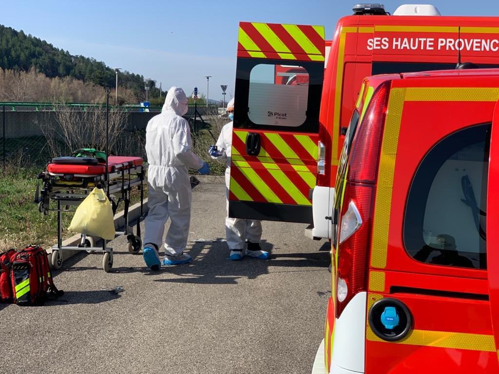 Pompiers 04 tweet media