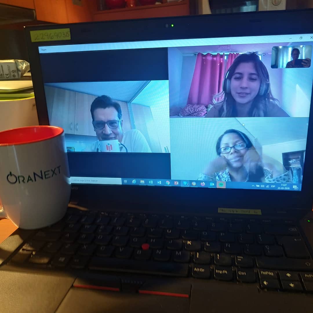 OraNext_'s tweet photo. Tener una Actitud Positiva 💯 te cambiará la vida, porque te permitirá ver la oportunidades en momentos de crisis. Para el Team #OraNext un NO significa Nueva Oportunidad! Que tengan una muy buena semana todos #Chile🇨🇱  #instachile #teletrabajo #quedateencasa #FelizLunes https://t.co/LDnjLYn0u0