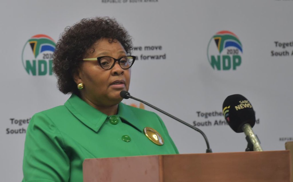 PresidencyZA's tweet photo. #COVID19 | ALLEGED ABUSE BY MEMBERS OF THE SOUTH AFRICAN NATIONAL DEFENCE FORCE AGAINST SOUTH AFRICAN CITIZENS #CoronaVirusSA #SouthAfricaLockdown #Day4 #SANDFDeployment https://t.co/4OggPLuAG5