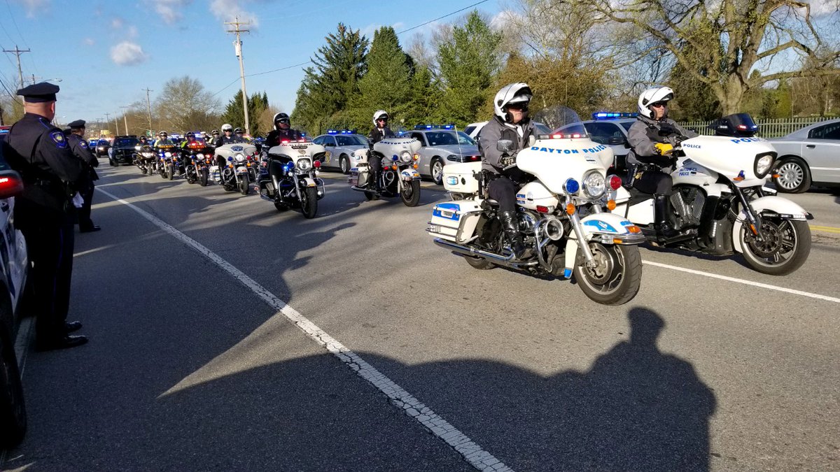 DaytonPolice's tweet photo. We were honored to have our Motor Units &amp; Honor Guard be part of the funeral procession for fallen #SpringdalePD officer Kaia Grant.
We send love and strength to her family &amp; friends, her fellow officers, and the community as they deal with her loss. https://t.co/t9wJZMNXMe