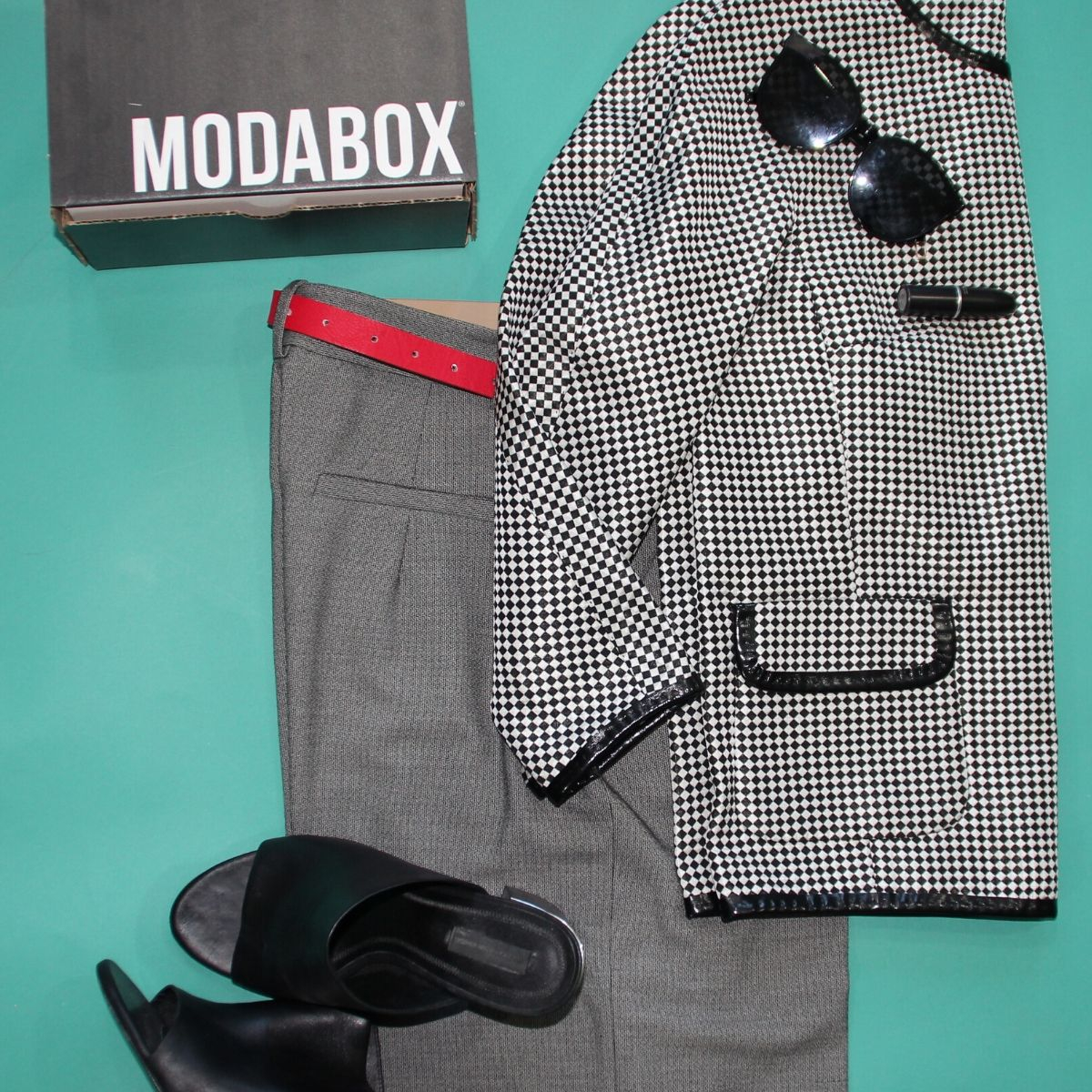 myMODABOX's tweet photo. Modabox makes the Smart Casual Style looks so Easy! Start your style profile and let our stylist make a custom style box for you! 
…
#ModaBox #Modaoftheday #MyModaOOTDMyModaBox #ModaWeek #ModaStyle #Clothes #Fashion #NewYork #SelectBox #PremierBox #LuxeBox  #OOTD #Style https://t.co/3F2IuamR1m